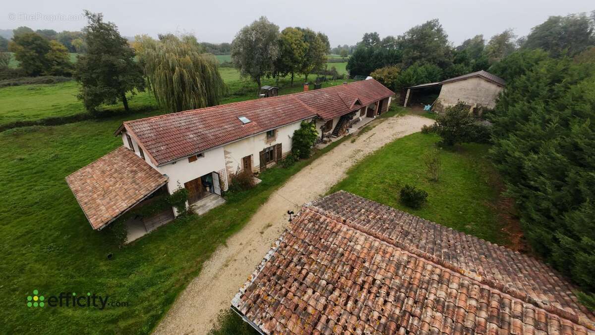 Maison à CHATILLON-SUR-CHALARONNE