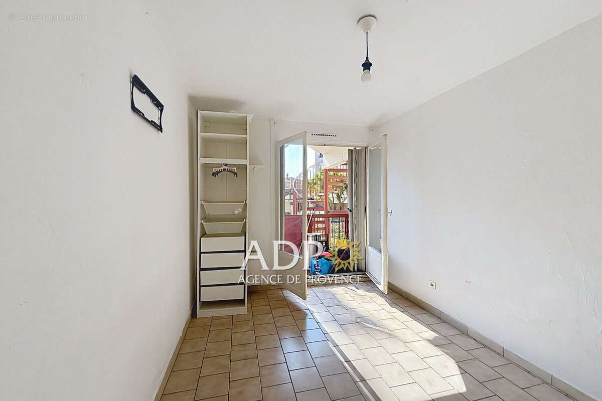 Appartement 42 m² à Saint-Laurent-Du-Var  - photo 4