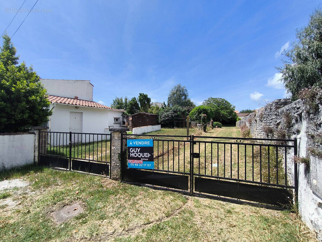 Terrain à SAINT-PALAIS-SUR-MER