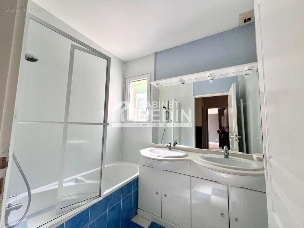 Maison à BEYCHAC-ET-CAILLAU