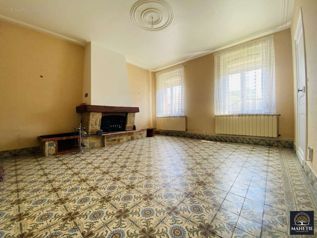 Maison 136 m² à Courcelles-Le-Comte  - photo 4