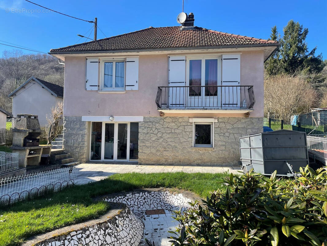 Maison à YDES