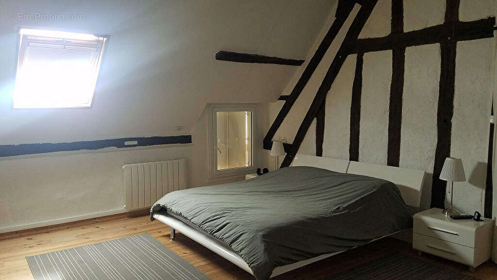 Maison à LA CHAPELLE-VICOMTESSE