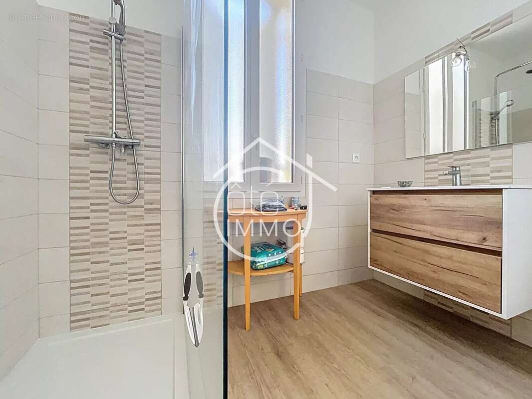 Maison à SAINT-MAGNE-DE-CASTILLON