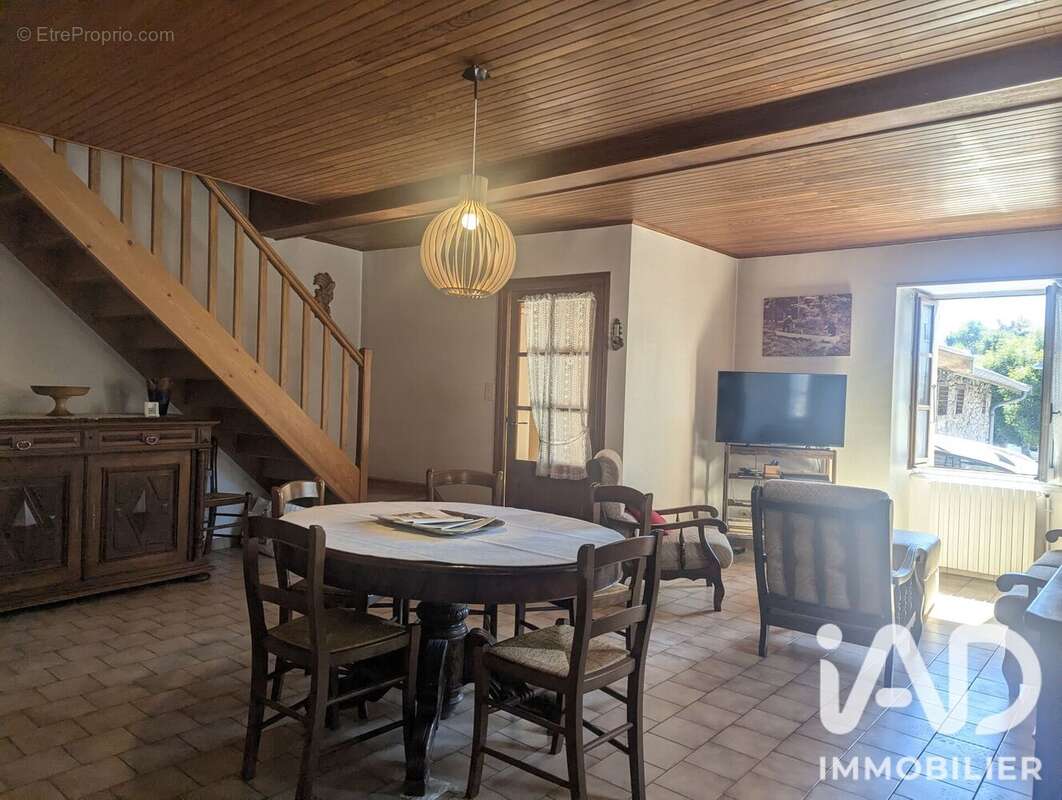 Maison 87 m² à Lalouvesc  - photo 7