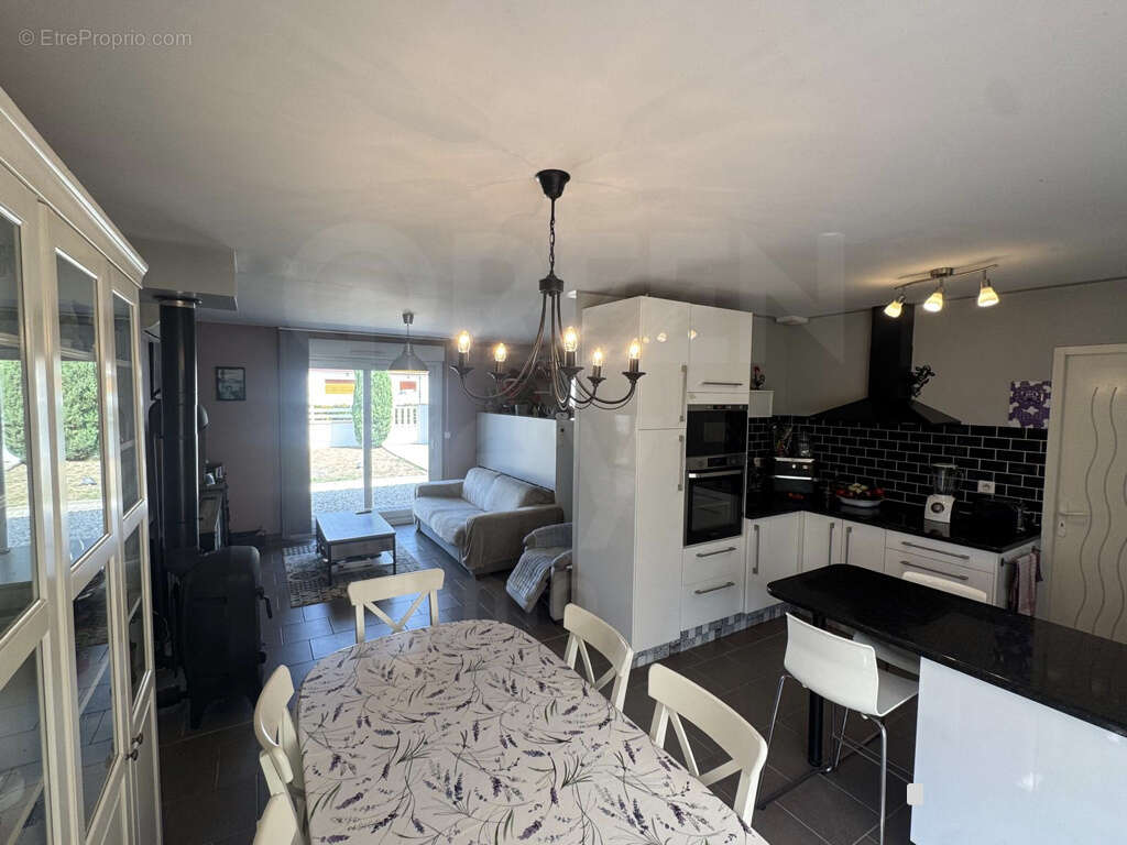 BLÉNEAU (89220) - Maison 4 pièces 87 m2 - 1803 m2 de terrain - photo 5