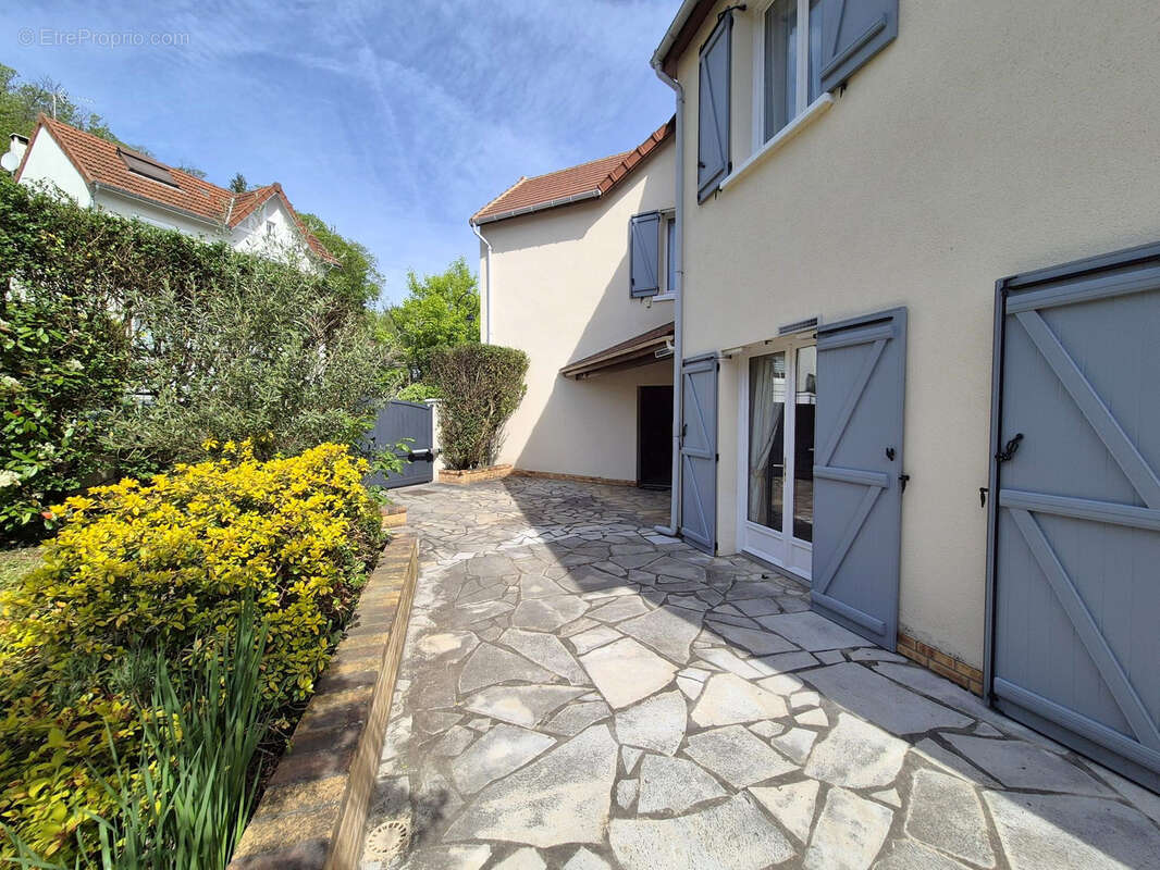 Maison à JOUY-EN-JOSAS