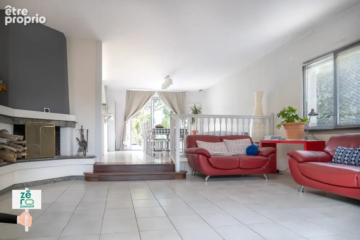 Maison d’architecte avec piscine à Avrillé   124 m2 habitables, sous-sol intégral et parc arboré de plus de 2 - photo 5