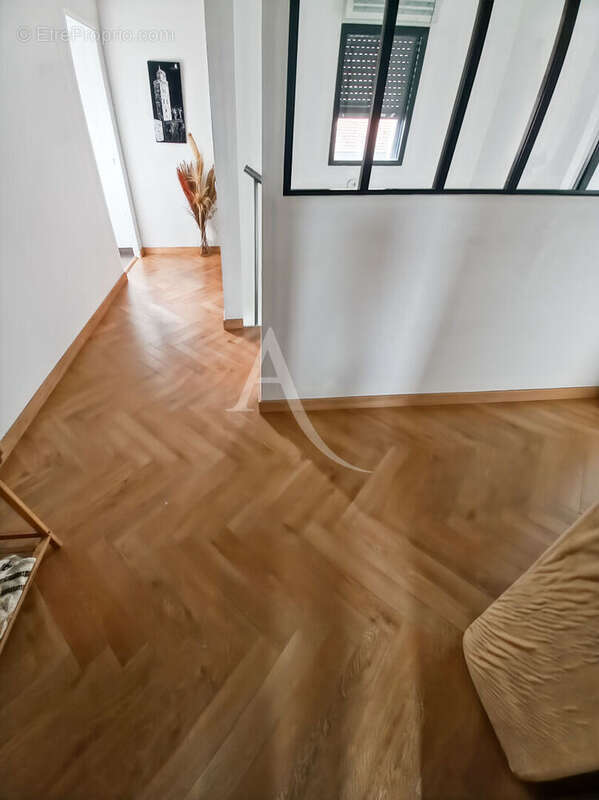 Maison à SAINT-ETIENNE-DU-ROUVRAY