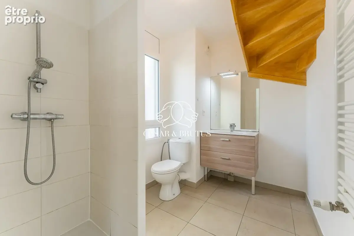 Appartement 78 m² à Villeurbanne  - photo 9