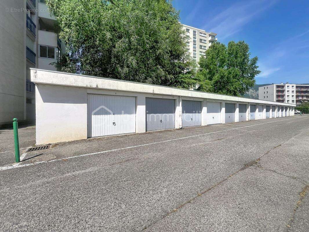 Appartement à SAINT-MARTIN-D'HERES