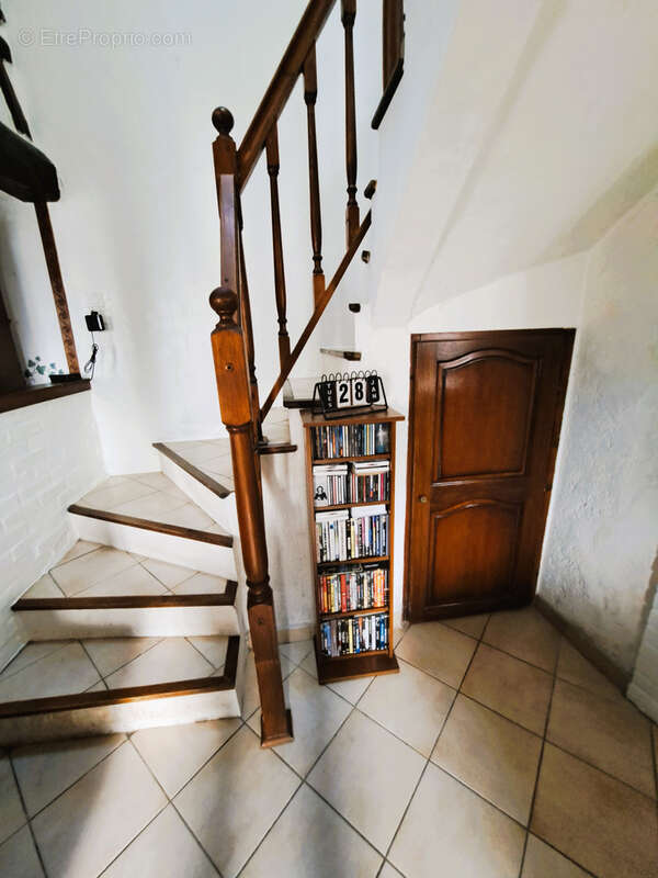 Maison à THORIGNY-SUR-OREUSE