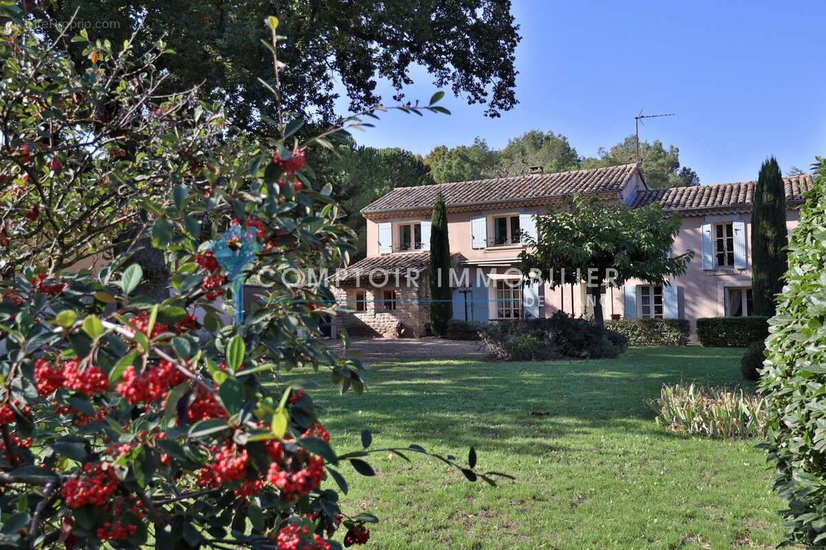 Maison à ROBION