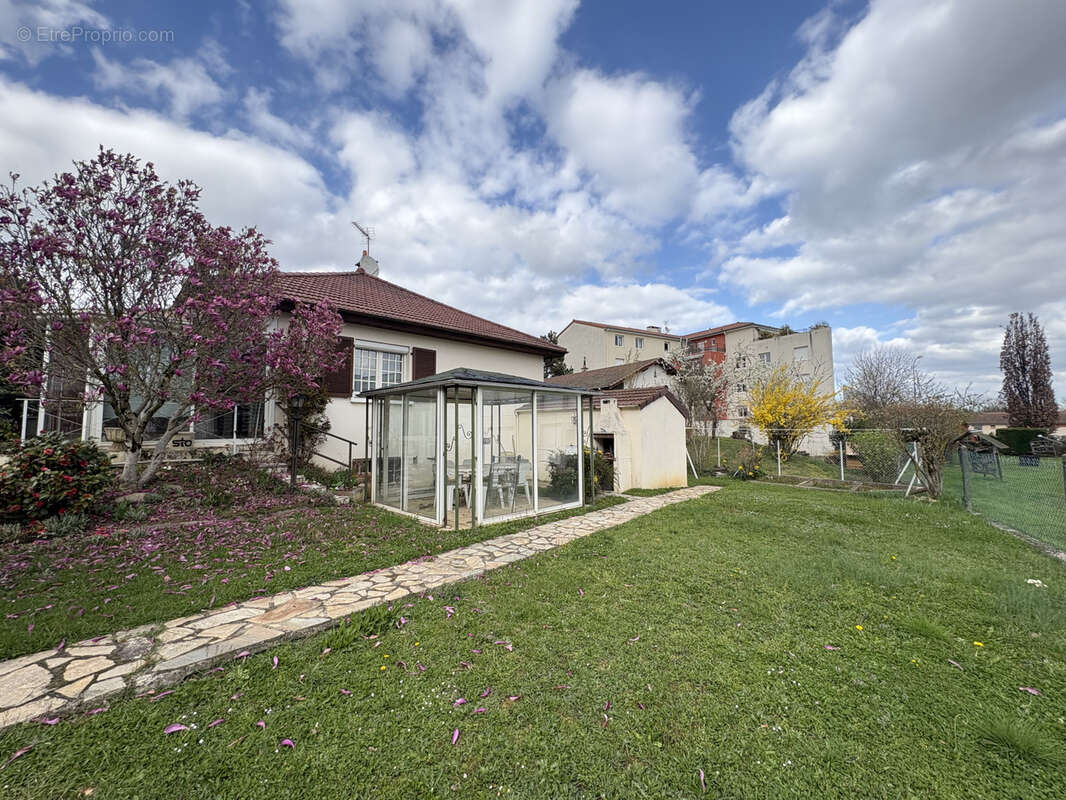 Maison à LA TALAUDIERE