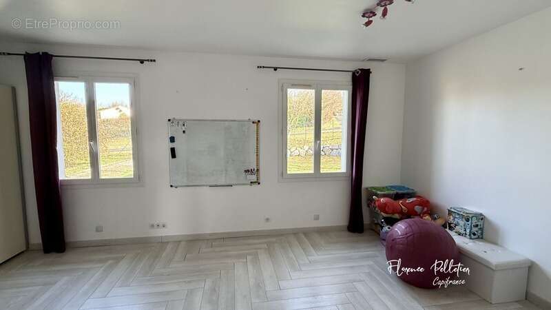 Villa moderne et familiale de plain-pied 6 pièces avec piscine proche de Cuq-Toulza (81) - photo 14