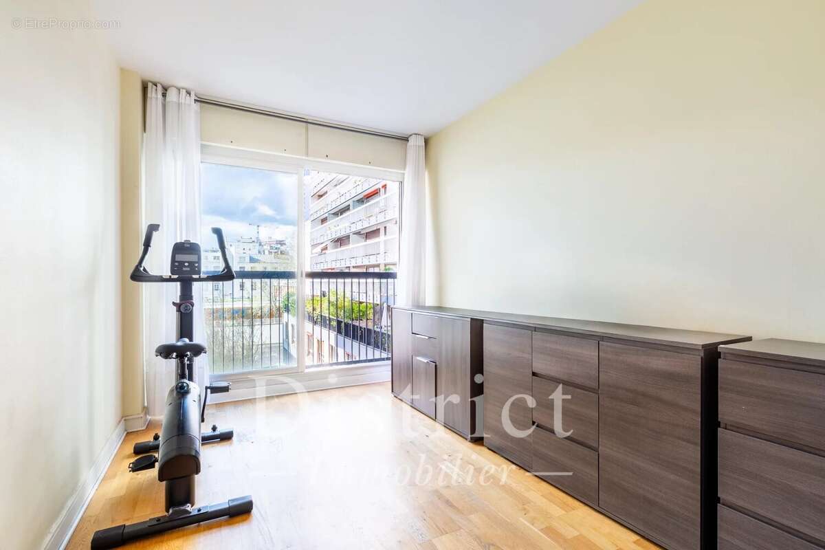 Appartement à PARIS-15E