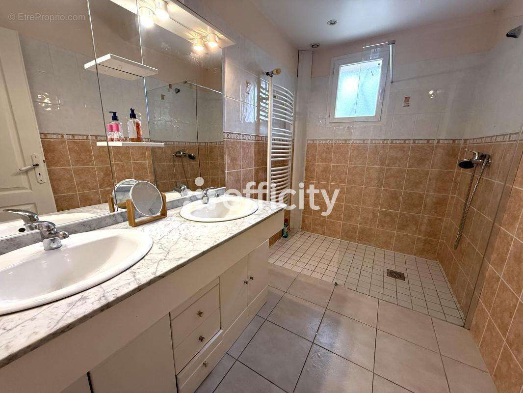 Maison à SAINT-PIERRE-D'EXIDEUIL