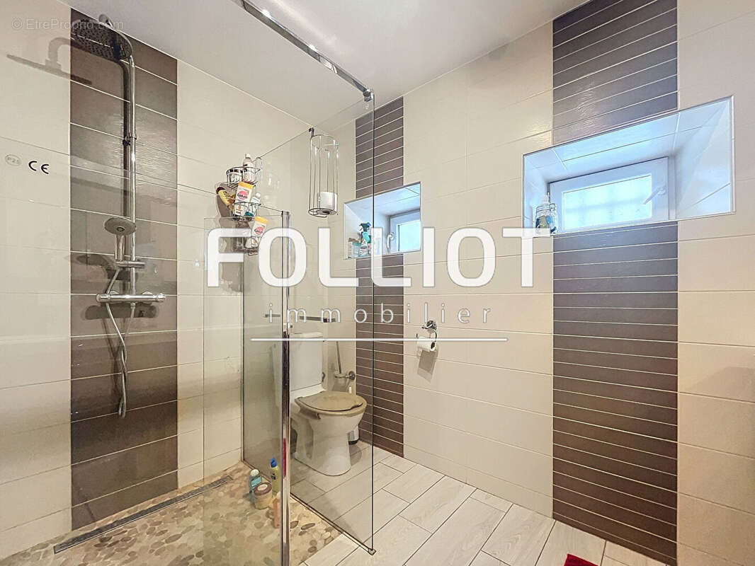 Maison à BRICQUEVILLE-SUR-MER