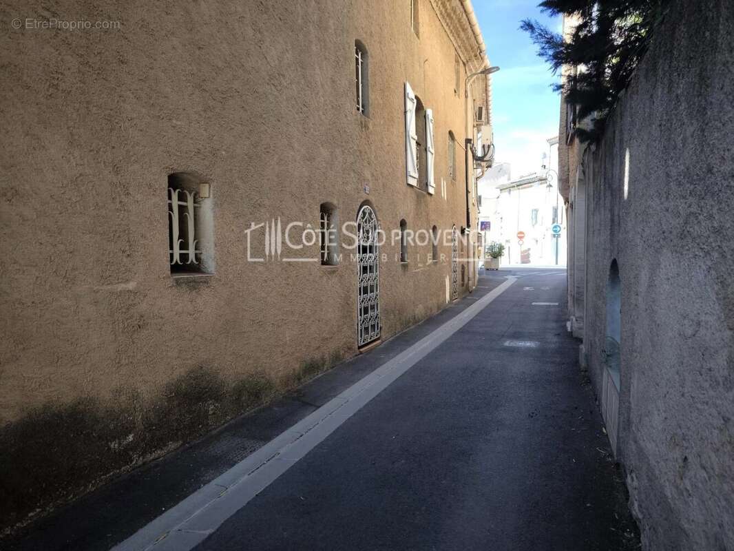 Appartement à VILLES-SUR-AUZON