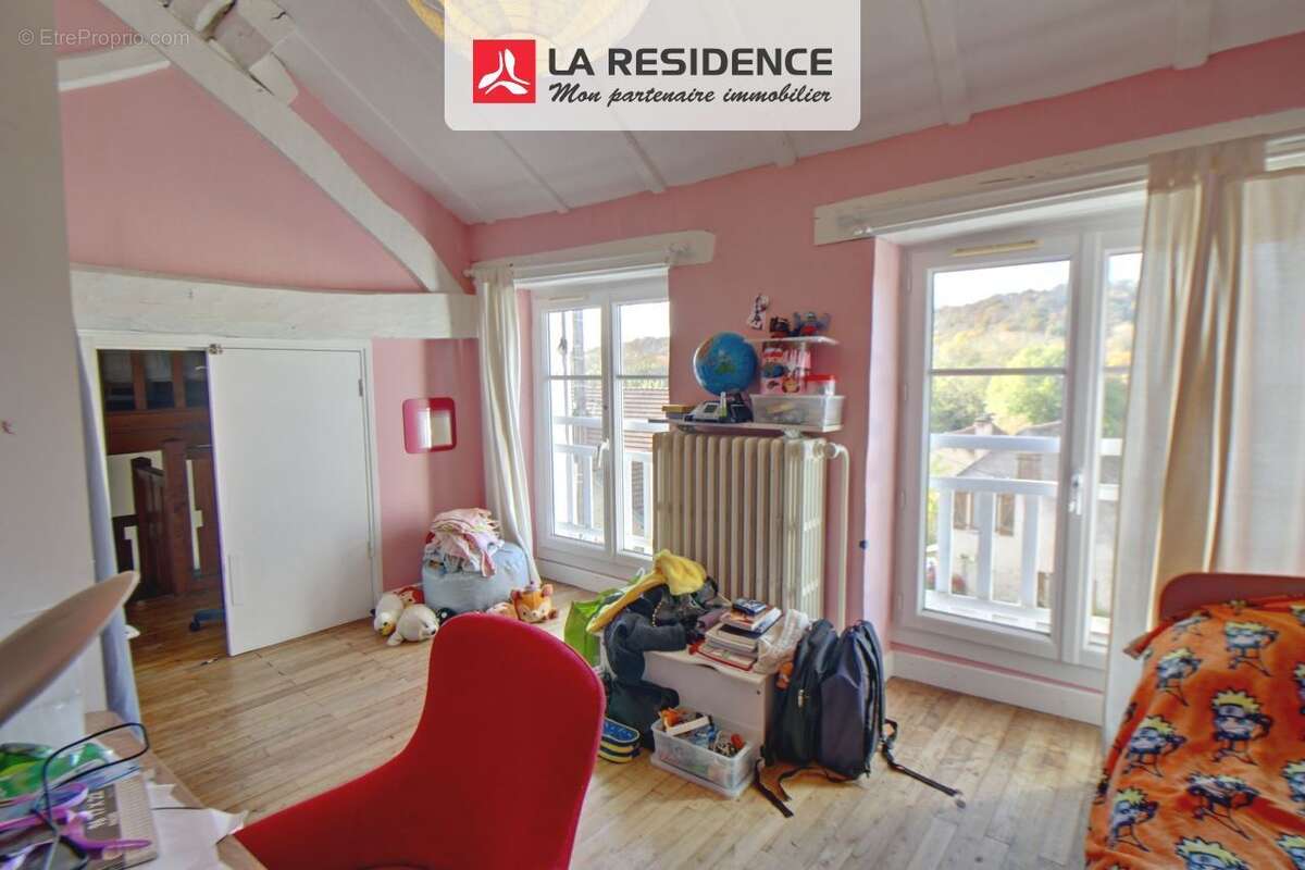 Maison à AUFFREVILLE-BRASSEUIL