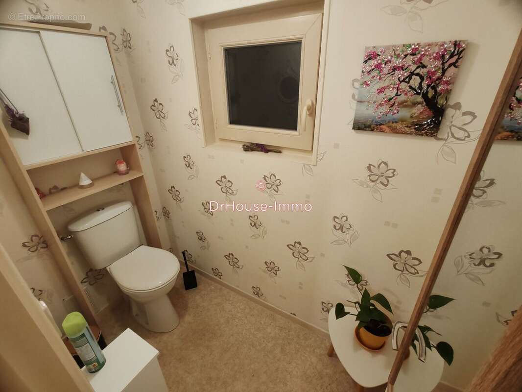 Maison 115 m² à Dange-Saint-Romain  - photo 9