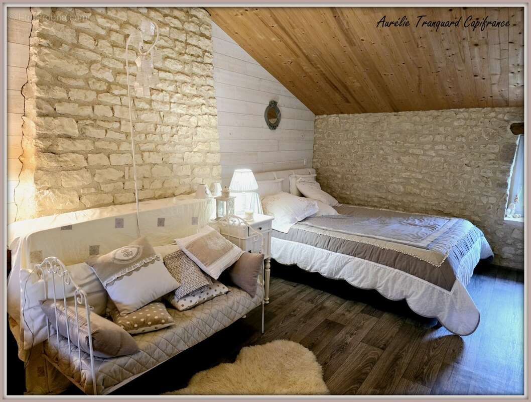 Maison à vendre 4 pièces ANTEZANT LA CHAPELLE (17) LONGERE/ maison charentaise avec dépendances - photo 11