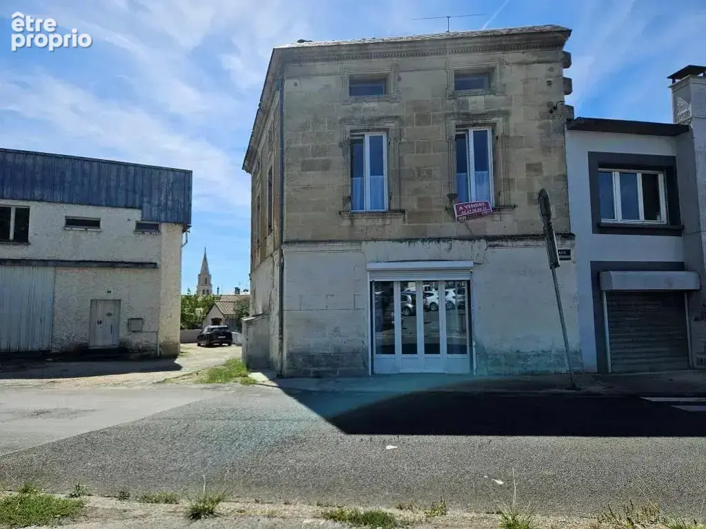 Maison centre bourg 130m2  -  3 chambres à Saint Savin - photo 8