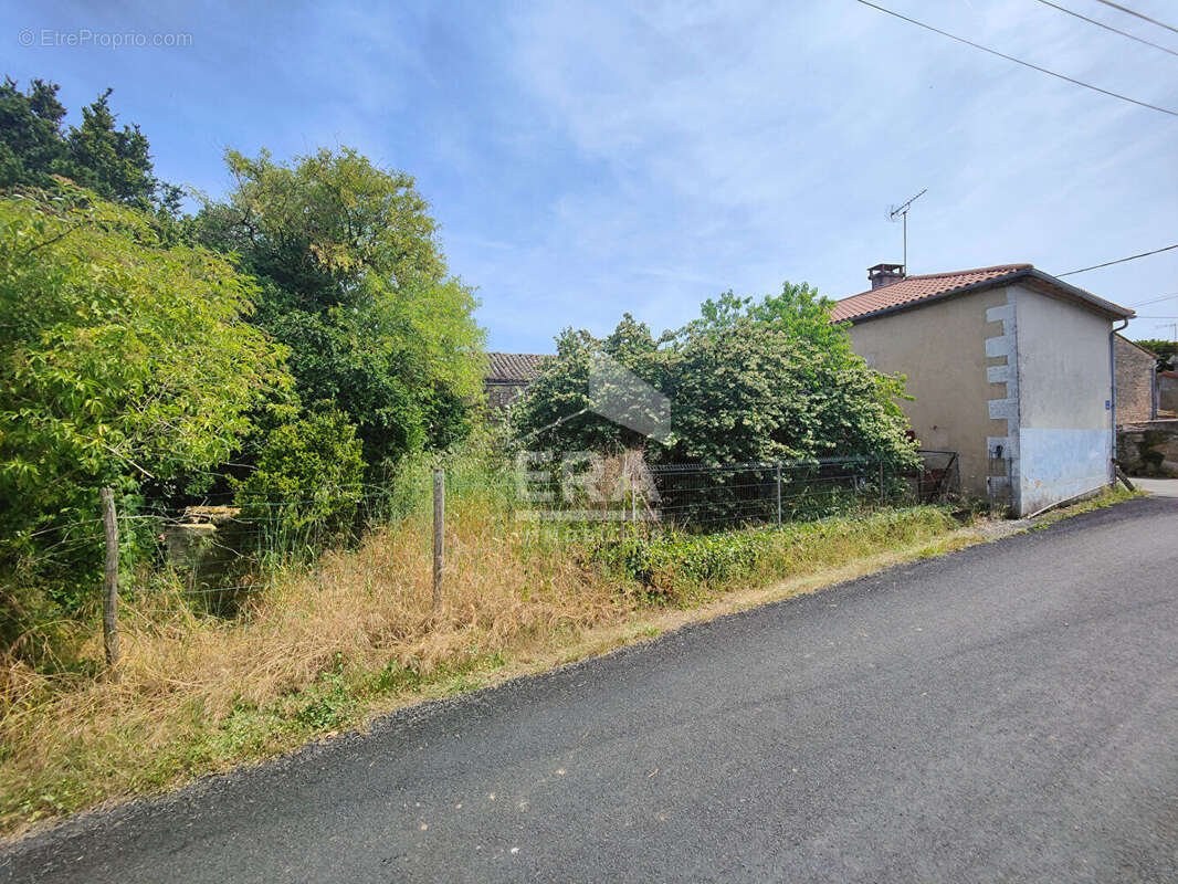 Maison à MORNAC
