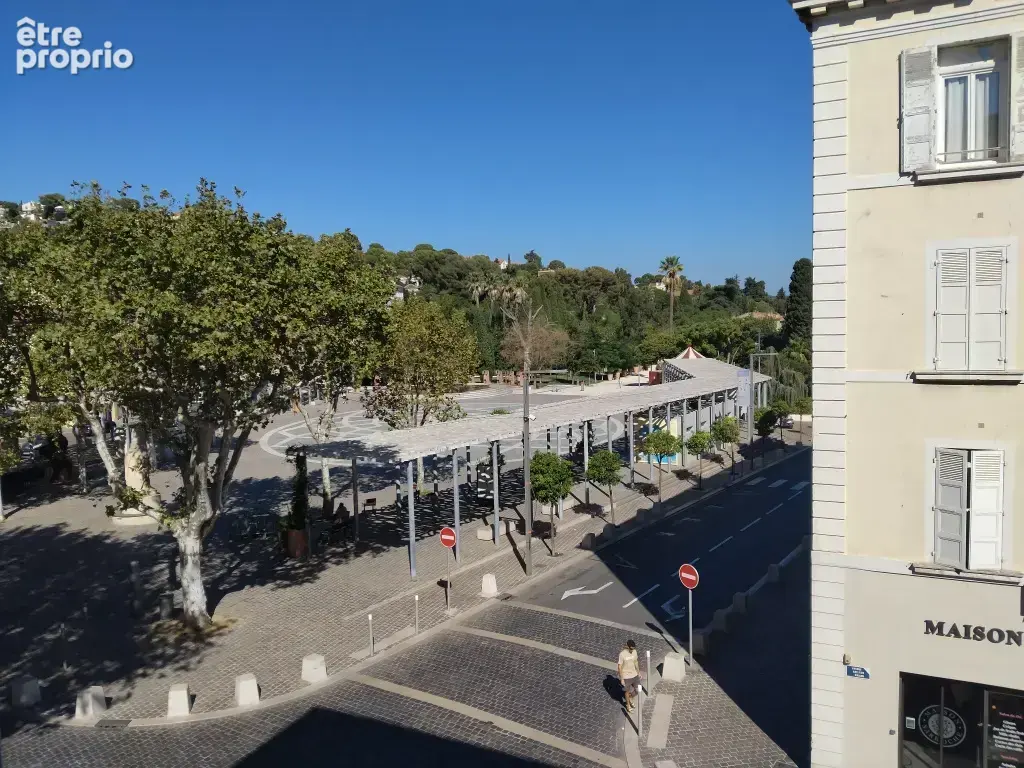 Grand t2 vue degagee place clemenceau - photo 12