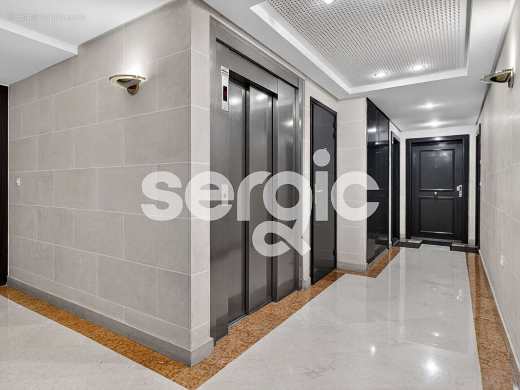 Appartement à LES LILAS
