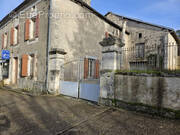 Maison à CHAMPAGNAC-DE-BELAIR