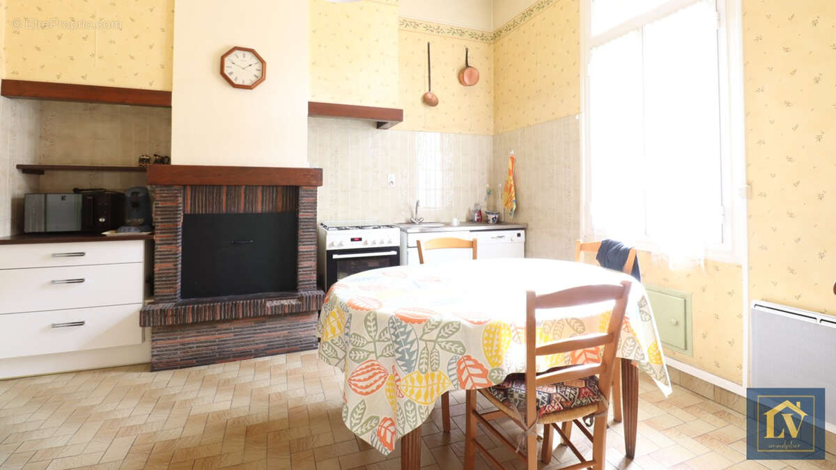 Maison à VILLENEUVE-LA-RIVIERE