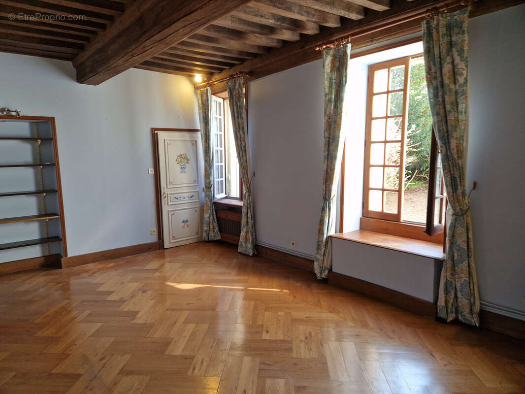Maison à AUTUN
