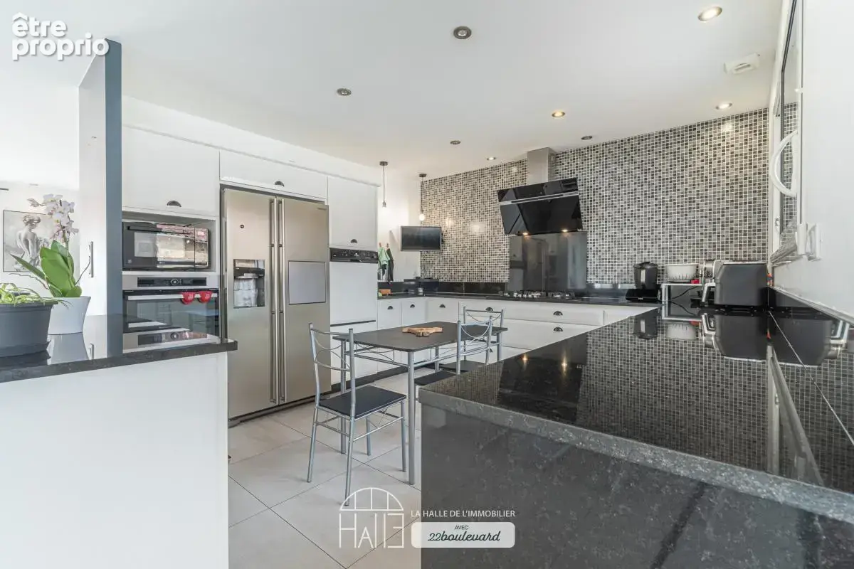 Maison 250 m² à Le Vigen  - photo 21
