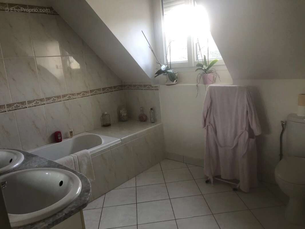 Maison à SARTROUVILLE