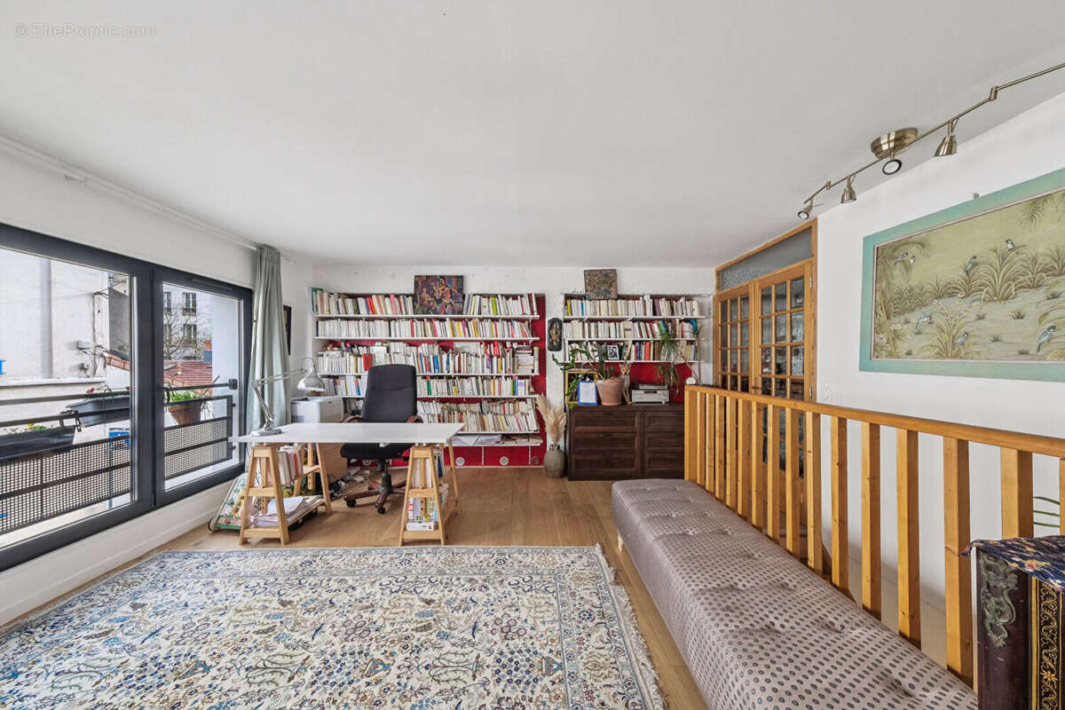 Appartement à LES LILAS