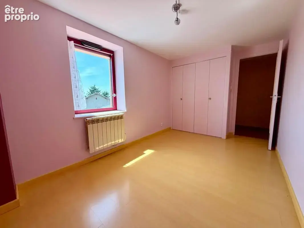 Maison de village - 7 pièces - 4 chambres - garages - terrasse - piscine - photo 9