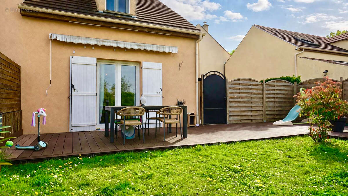 Maison à MEZIERES-SUR-SEINE