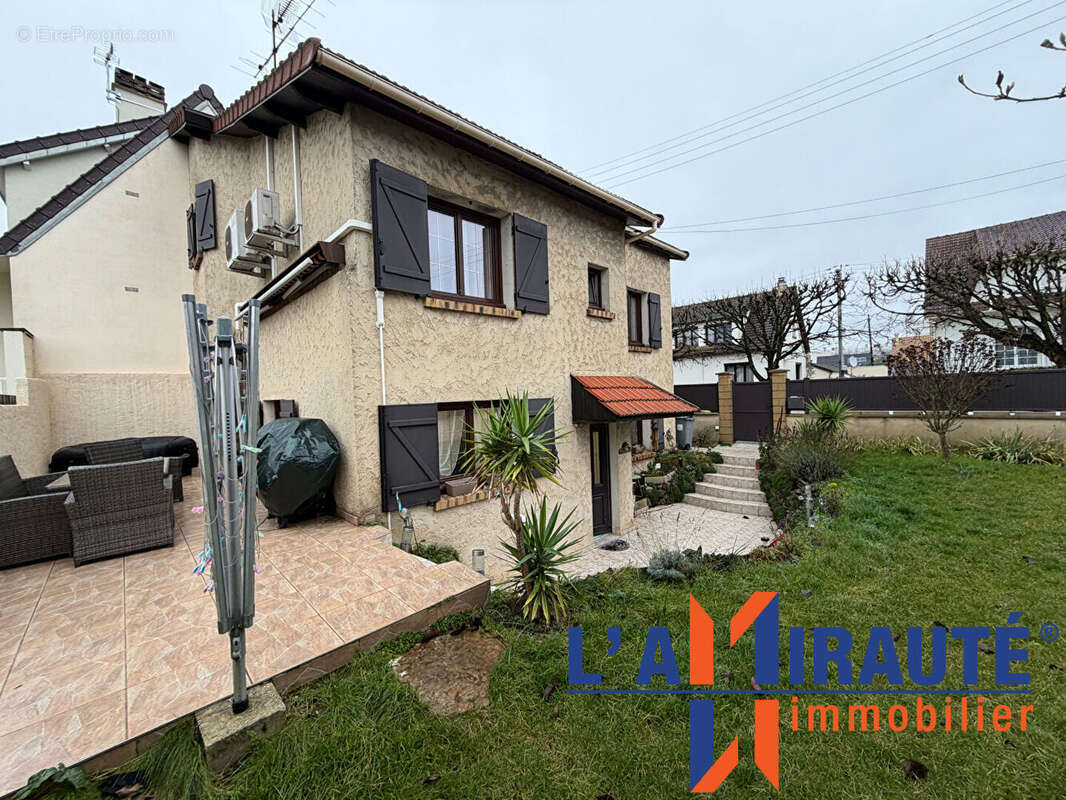 Maison à SARTROUVILLE