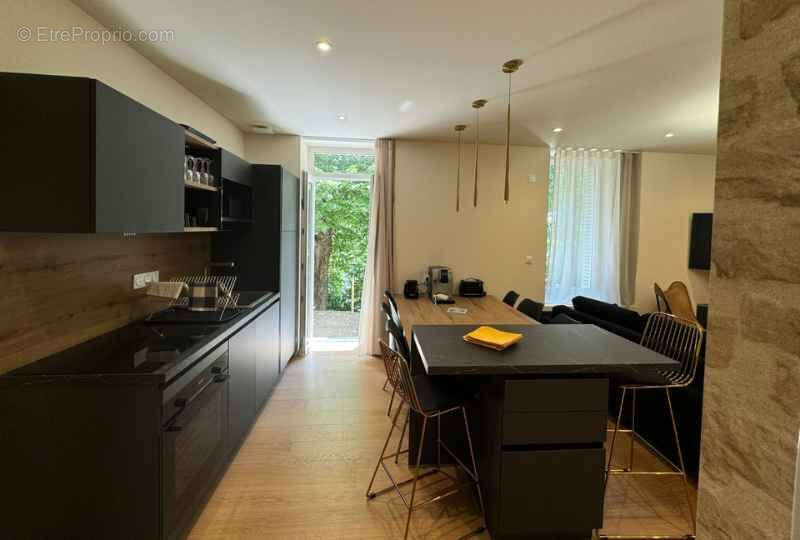Appartement à CHATEAU-VILLE-VIEILLE