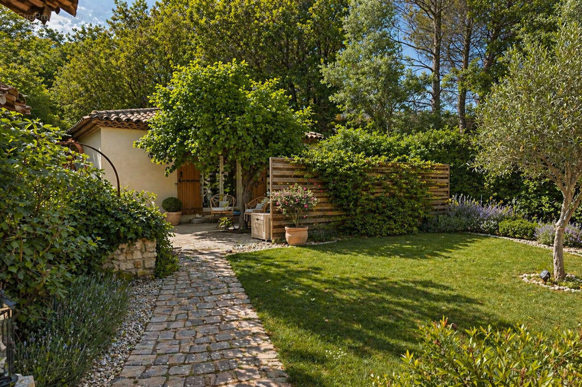 Maison à GREASQUE