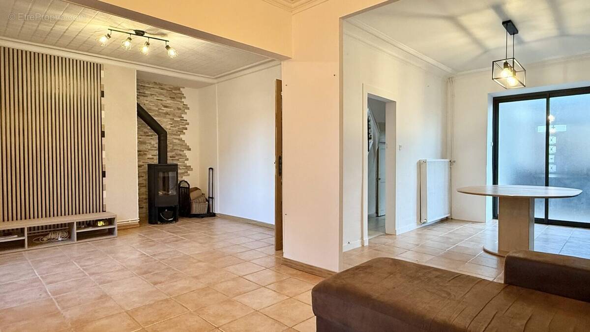 Maison à BONNETABLE