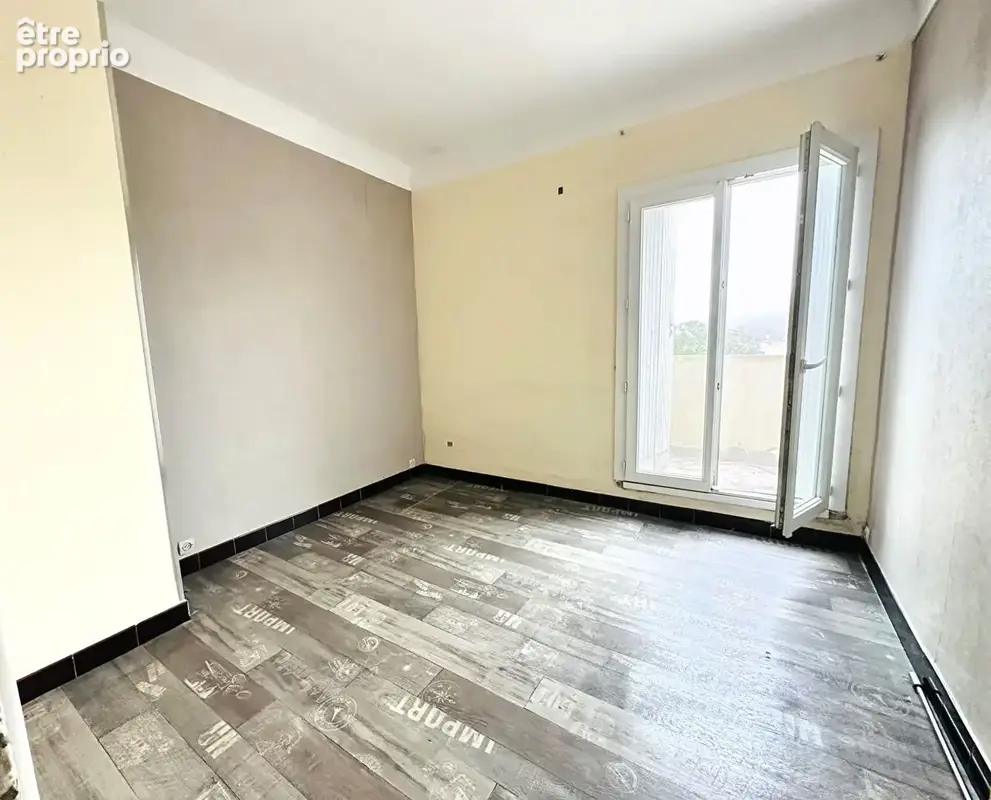 Appartement Arles 4 pièce(s) 74 m2 - photo 4