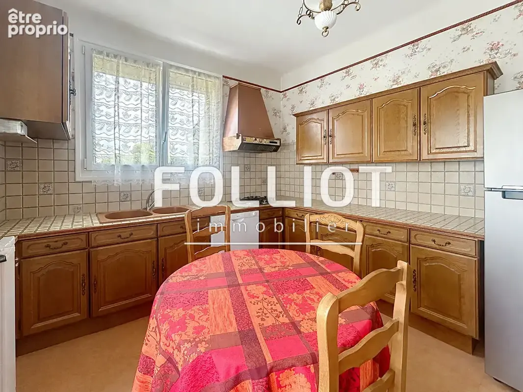 A VENDRE - Maison Saint Martin De Fontenay 8 pièce(s) 162.71 m2 - photo 3