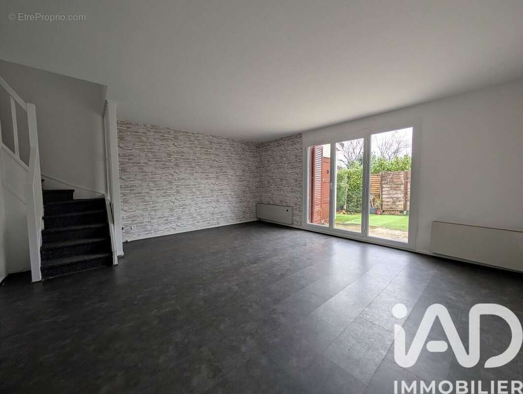 Photo 3 - Maison à SAINT-GERMAIN-LES-CORBEIL