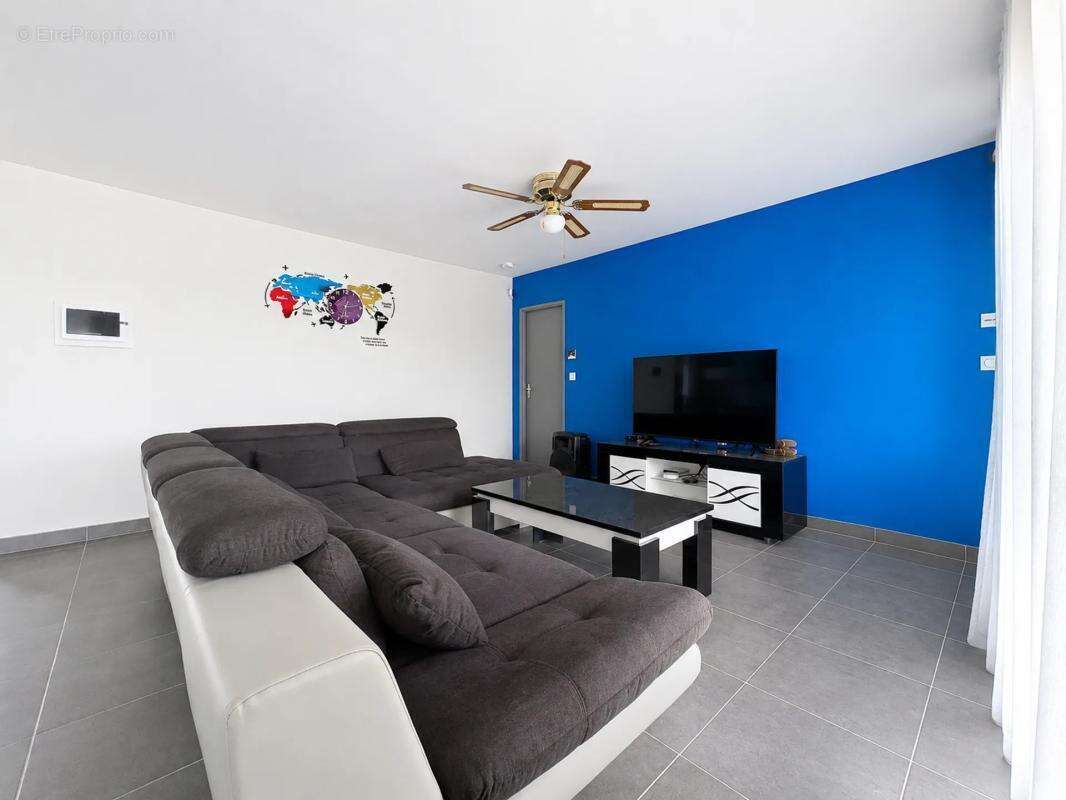 Maison récente de 5 pièces de 133 m² à Saint-Denis-de l'Hôtel - photo 3