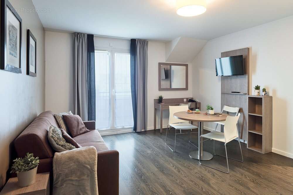 INVESTISSEMENT LOCATIF  Roissy-en-France  Résidence d'Affaires Zenitude Roissy Village - 6.58% de rentabilité - photo 2