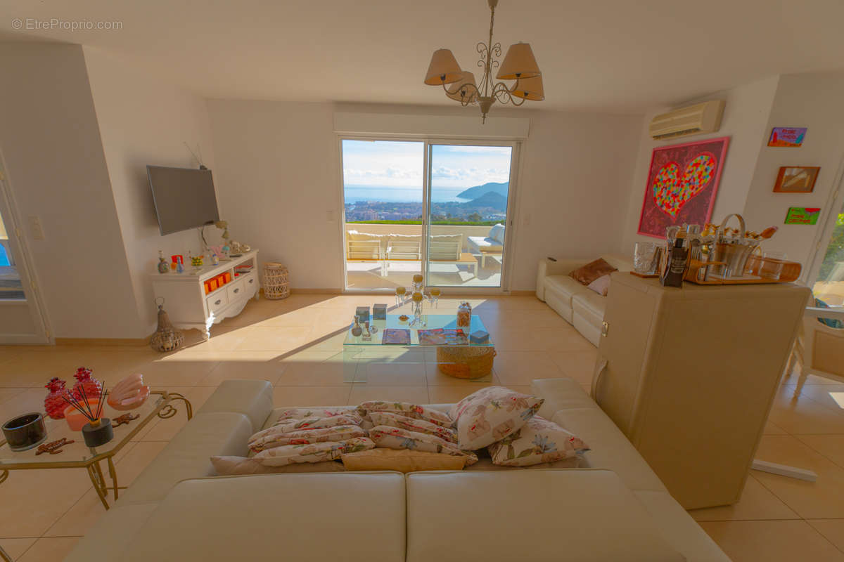 Maison à MANDELIEU-LA-NAPOULE