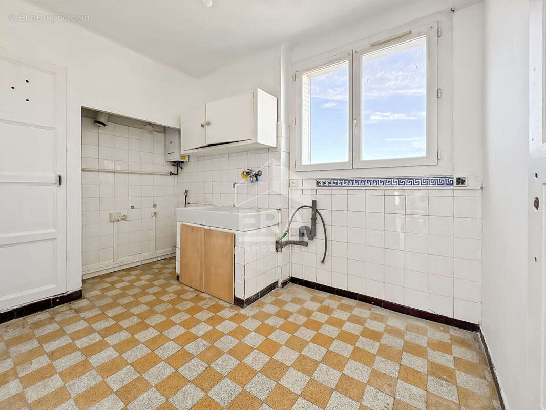 Appartement à MARSEILLE-3E