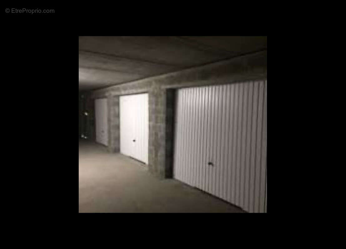 Parking à PARIS-15E
